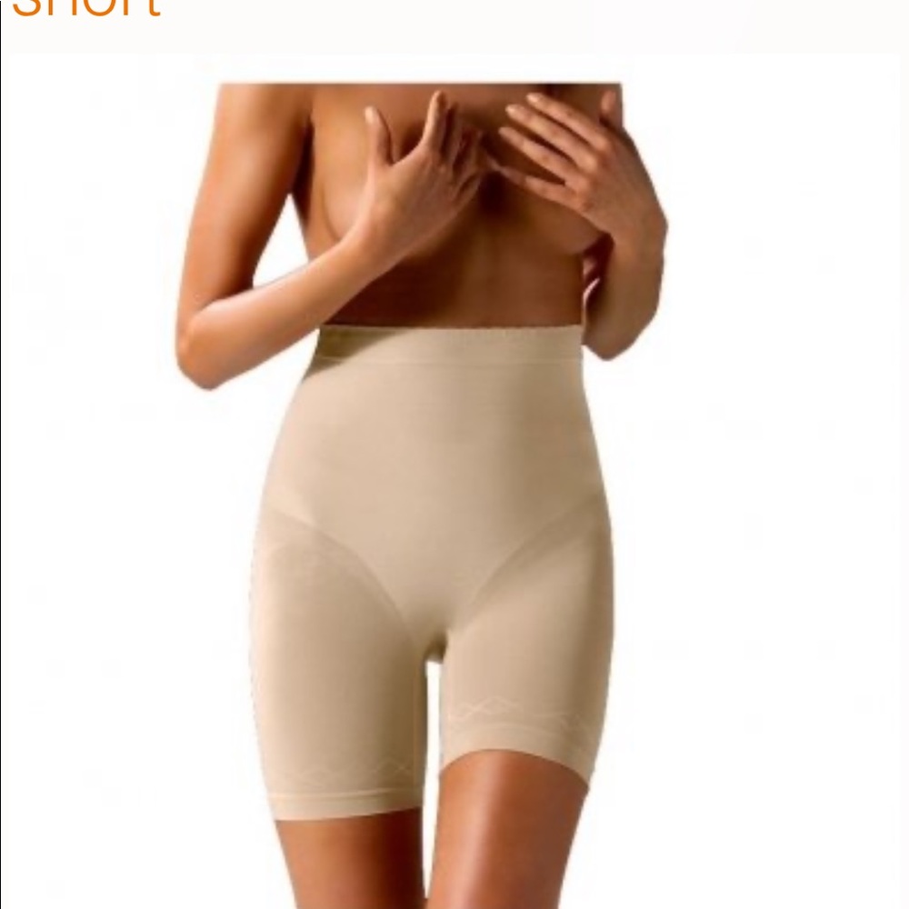 Intimidea Bodyeffect Alena Seredova Short Sz M/L